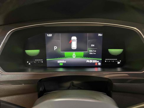 Used 2022 Volkswagen Tiguan SE R-Line image 8