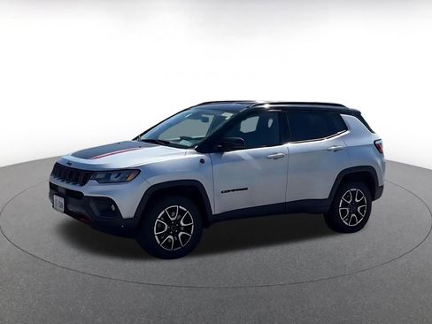 Used 2025 Jeep Compass Trailhawk w/ Trailer Tow Group image 8