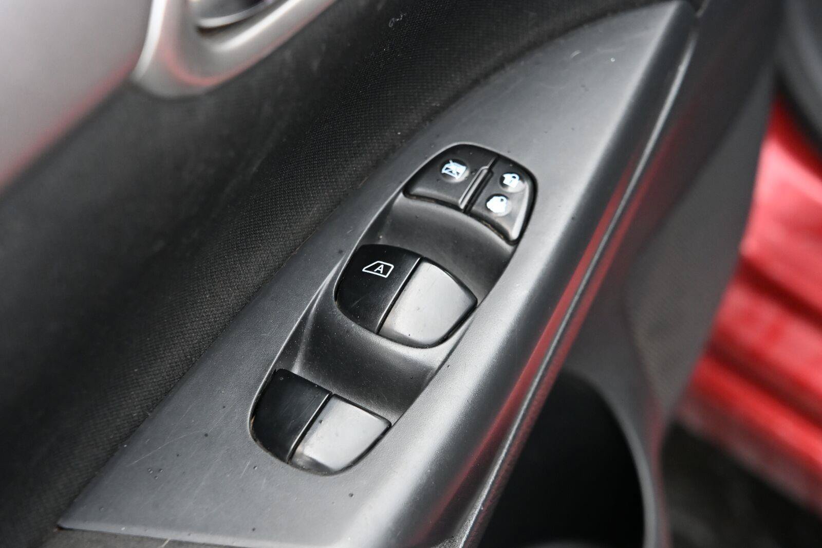 Used 2015 Nissan Sentra SV FWD image 12