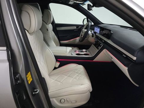 Used 2025 Genesis GV80 3.5T Prestige AWD/4WD image 11