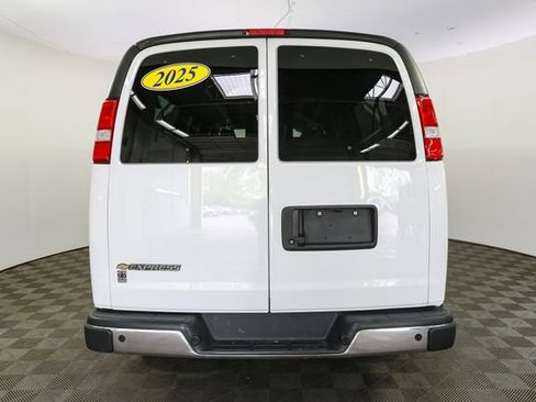 Used 2025 Chevrolet Express 3500 LT w/ LT Preferred Equipment Group RWD image 8