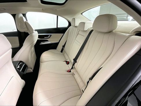 Certified 2025 Mercedes-Benz E 350 4MATIC Sedan image 18