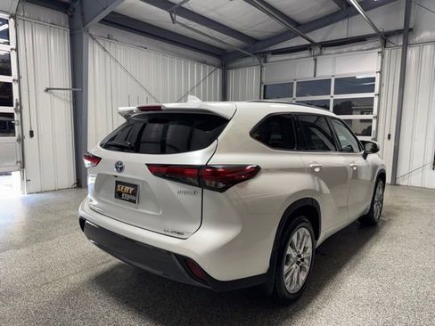 Used 2022 Toyota Highlander Limited AWD/4WD image 26