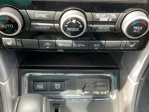 Used 2022 Subaru Ascent Premium AWD/4WD image 18