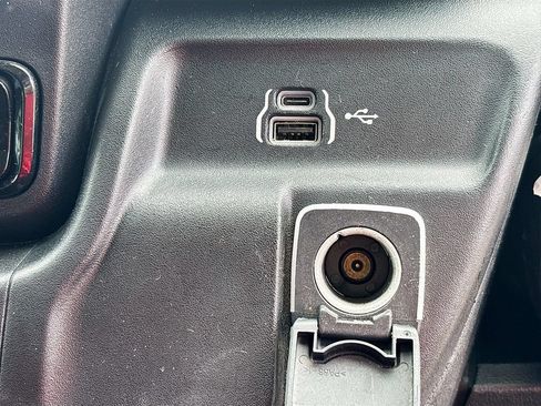 Used 2023 RAM ProMaster 2500 FWD image 25