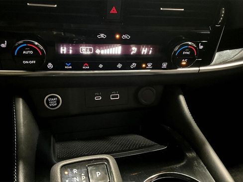 Used 2023 Nissan Rogue SL w/ SL Premium Package image 15