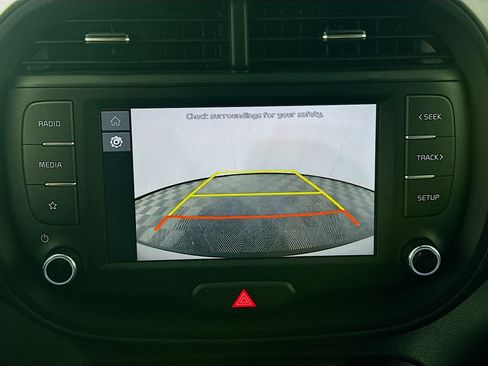 Used 2025 Kia Soul LX w/ LX Technology Package FWD image 22
