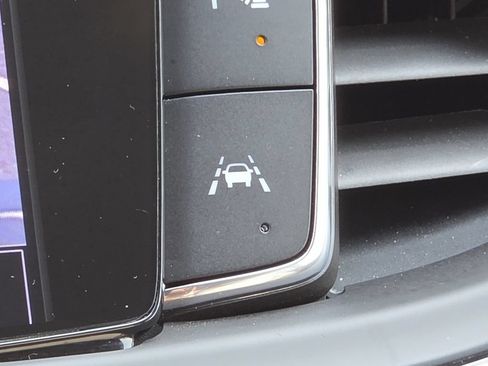 Used 2020 Buick Enclave Premium w/ Trailering Package, 5000 lbs. AWD/4WD image 13