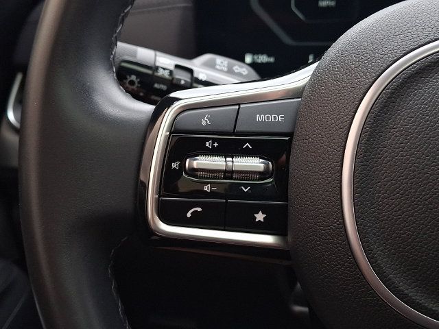 Certified 2025 Kia Carnival SX w/ SX Dark Edition Package FWD image 22