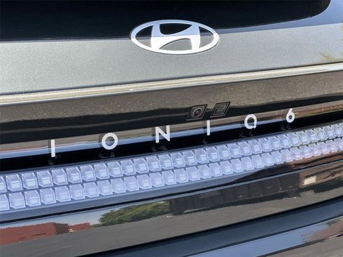 Used 2024 Hyundai Ioniq 6 SE RWD image 8
