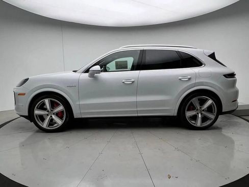 New 2026 Porsche Cayenne S AWD/4WD image 2
