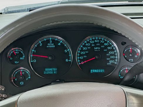 Used 2007 GMC Yukon XL SLT w/ SLT Preferred Equipment Group RWD image 12