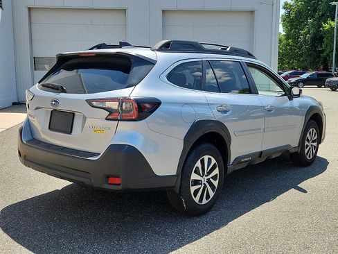 Certified 2025 Subaru Outback Premium AWD/4WD image 6