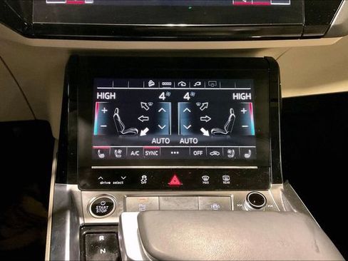Used 2024 Audi Q8 e-tron Premium Plus w/ Premium Plus Package image 32