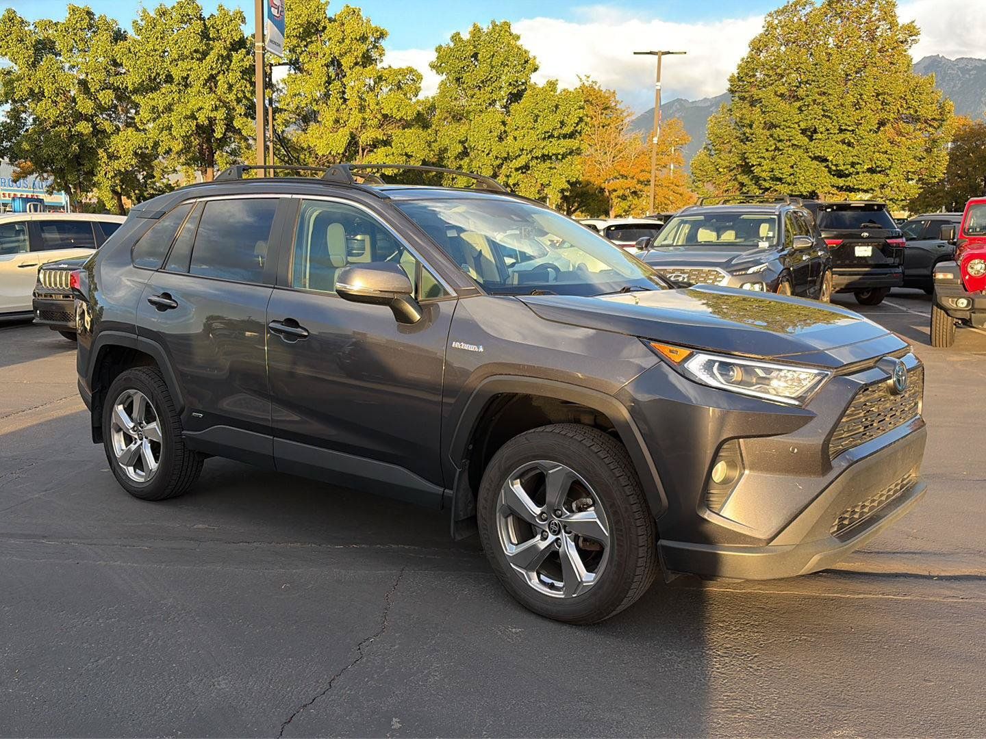 Used 2021 Toyota RAV4 XLE Premium AWD/4WD image 3
