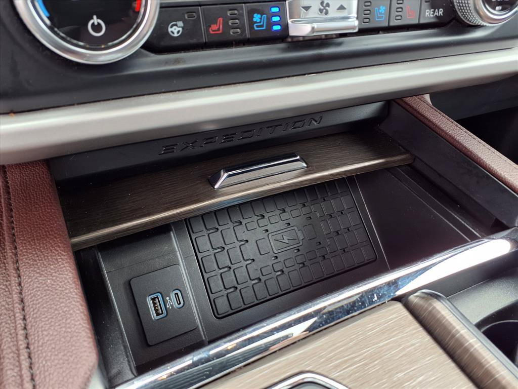 Used 2024 Ford Expedition Max Limited AWD/4WD image 17