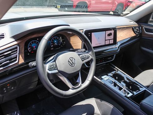 Used 2024 Volkswagen Atlas SE FWD image 22