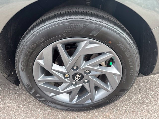 Used 2024 Hyundai Elantra SEL FWD image 31