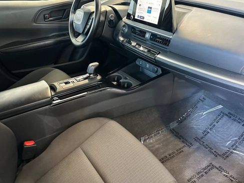 Used 2023 Toyota Prius LE FWD image 18
