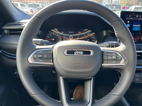 New 2026 Jeep Compass Latitude image 9