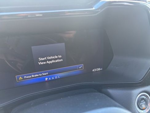 Used 2024 Chevrolet Colorado LT w/ LT Convenience Package II image 4