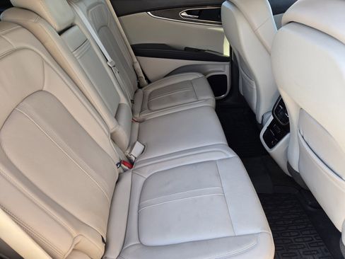 Used 2018 Lincoln MKX Reserve w/ Driver Assistance Package image 10