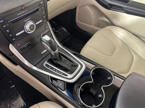 Used 2018 Ford Edge Titanium w/ Technology Package FWD image 34