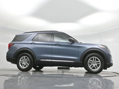 Used 2025 Ford Explorer Active image 53