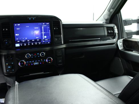 Used 2025 Ford F350 Lariat w/ Lariat Ultimate Package AWD/4WD image 19