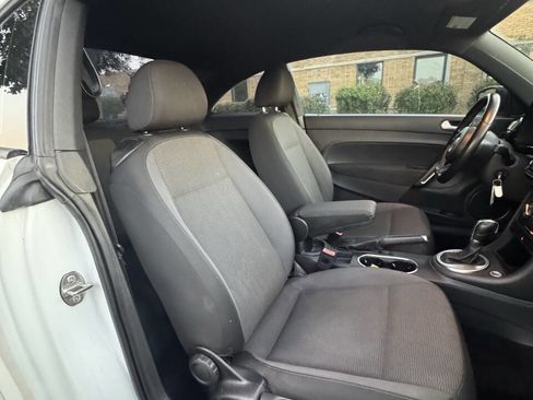 Used 2016 Volkswagen Beetle 1.8T S image 11