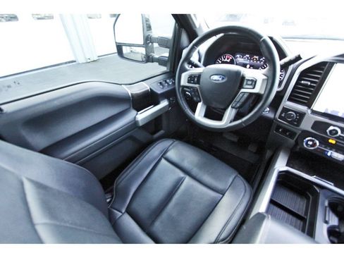 Used 2022 Ford F250 Lariat w/ Black Appearance Package AWD/4WD image 8