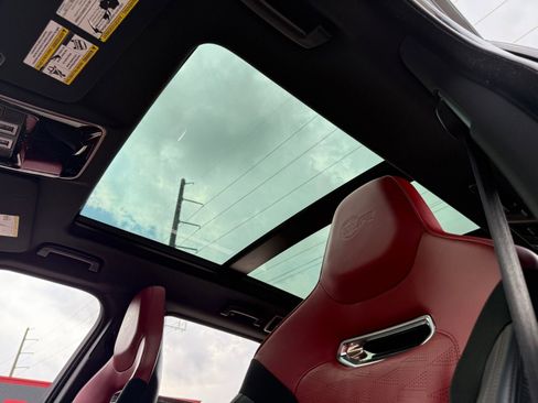 Used 2022 Land Rover Range Rover Sport SVR image 33