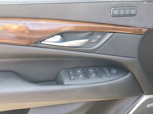 Used 2018 Cadillac Escalade Luxury image 26