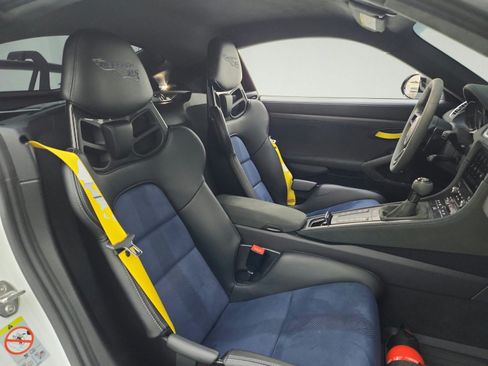 Used 2025 Porsche 718 Cayman GT4 RS RWD image 25