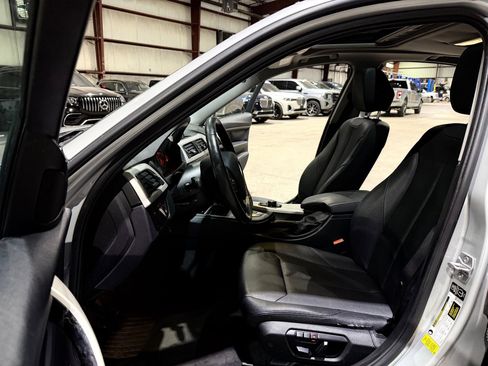 Used 2014 BMW 320i Sedan RWD image 12