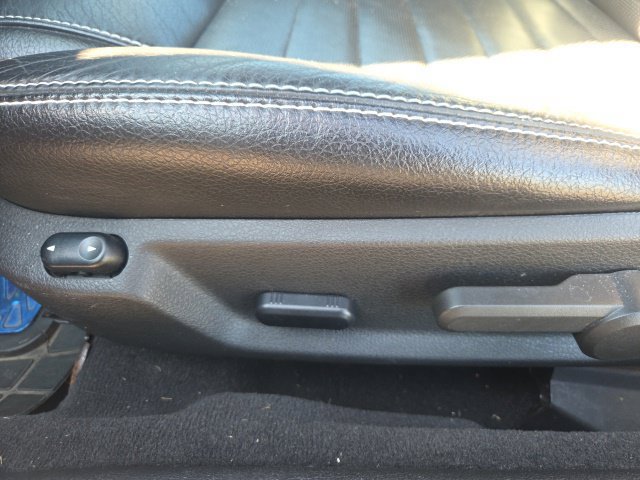 Used 2010 Ford Mustang Coupe RWD image 19