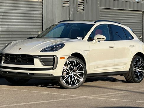 Used 2025 Porsche Macan image 1