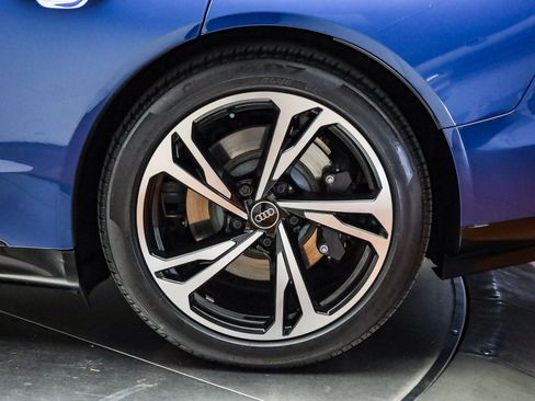 Used 2024 Audi e-tron GT Premium Plus image 19