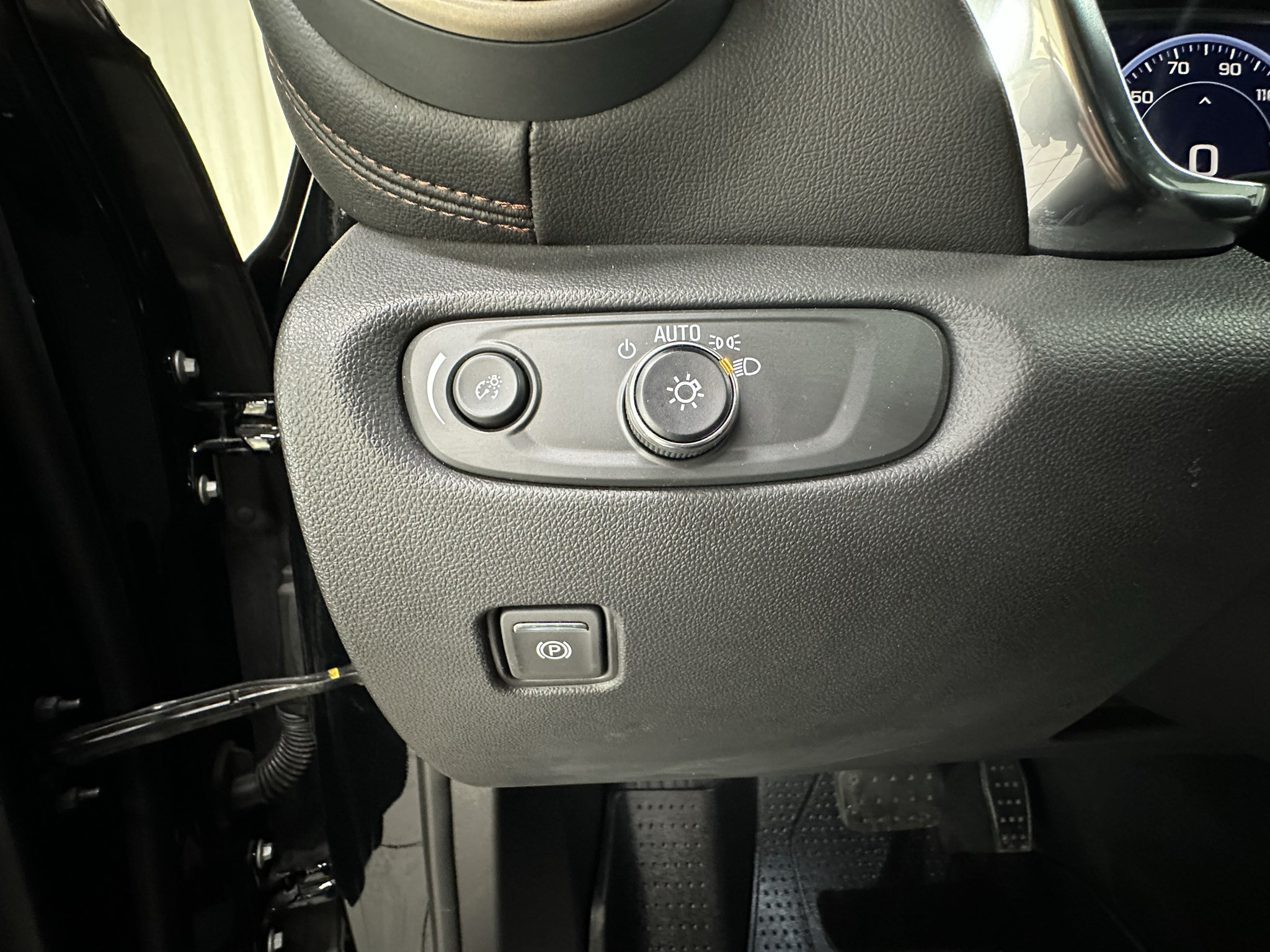 Used 2024 Chevrolet Blazer Premier w/ Driver Confidence II Package FWD image 28