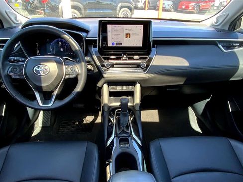 Used 2024 Toyota Corolla Cross XLE w/ Convenience Package image 16
