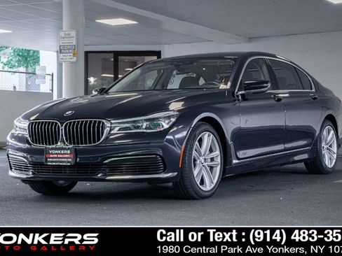 Used 2019 BMW 750i xDrive w/ Executive Package AWD/4WD image 2