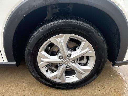 Used 2025 Honda HR-V LX image 9