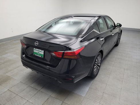 Used 2025 Nissan Altima 2.5 SV w/ SV Premium Package FWD image 9