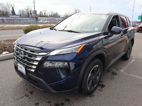 Certified 2025 Nissan Rogue SV AWD/4WD image 9