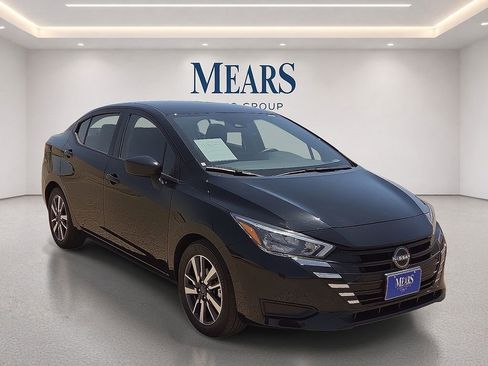 Used 2025 Nissan Versa SV FWD image 7