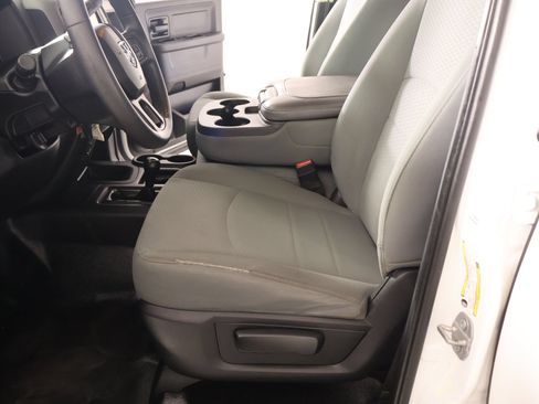 Used 2018 RAM 2500 Tradesman w/ Chrome Appearance Group AWD/4WD image 10