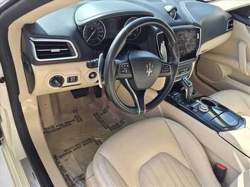 Used 2022 Maserati Ghibli Modena RWD image 3