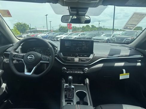 New 2026 Nissan Altima 2.5 SR w/ SR Premium Package FWD image 22