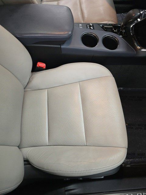 Used 2013 Toyota Avalon Limited FWD image 21