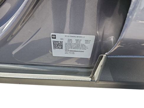 Used 2022 Chevrolet Bolt LT FWD image 32